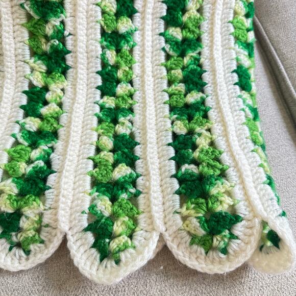 VTG 1970s Emerald Green And Cream Crochet Knitted Afghan Throw Blanket 57” X 69” - Picture 2 of 5